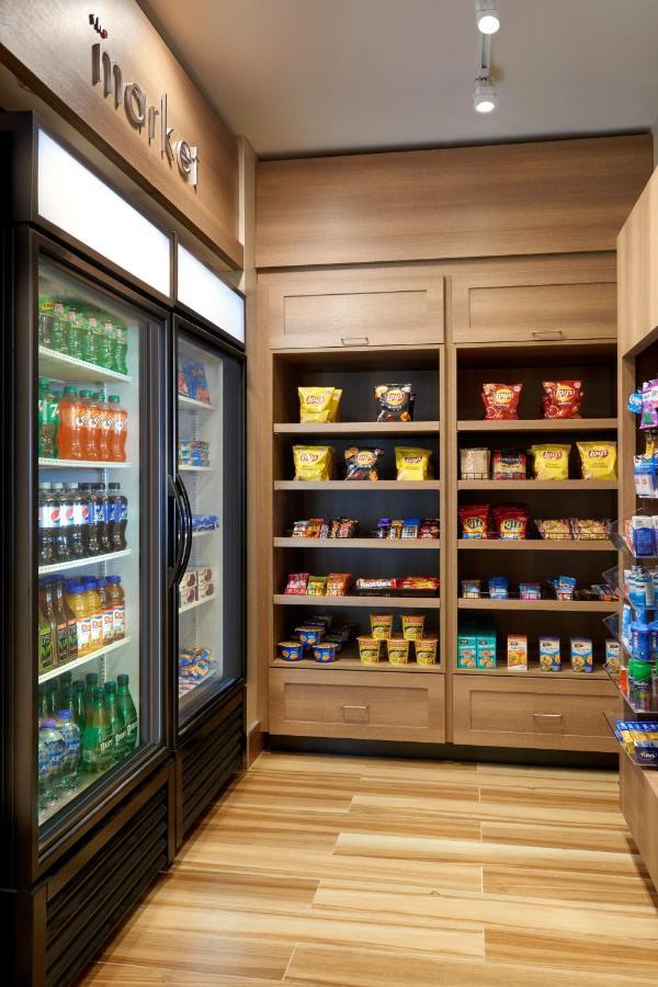 Hotel By Marriott Toronto Southwest