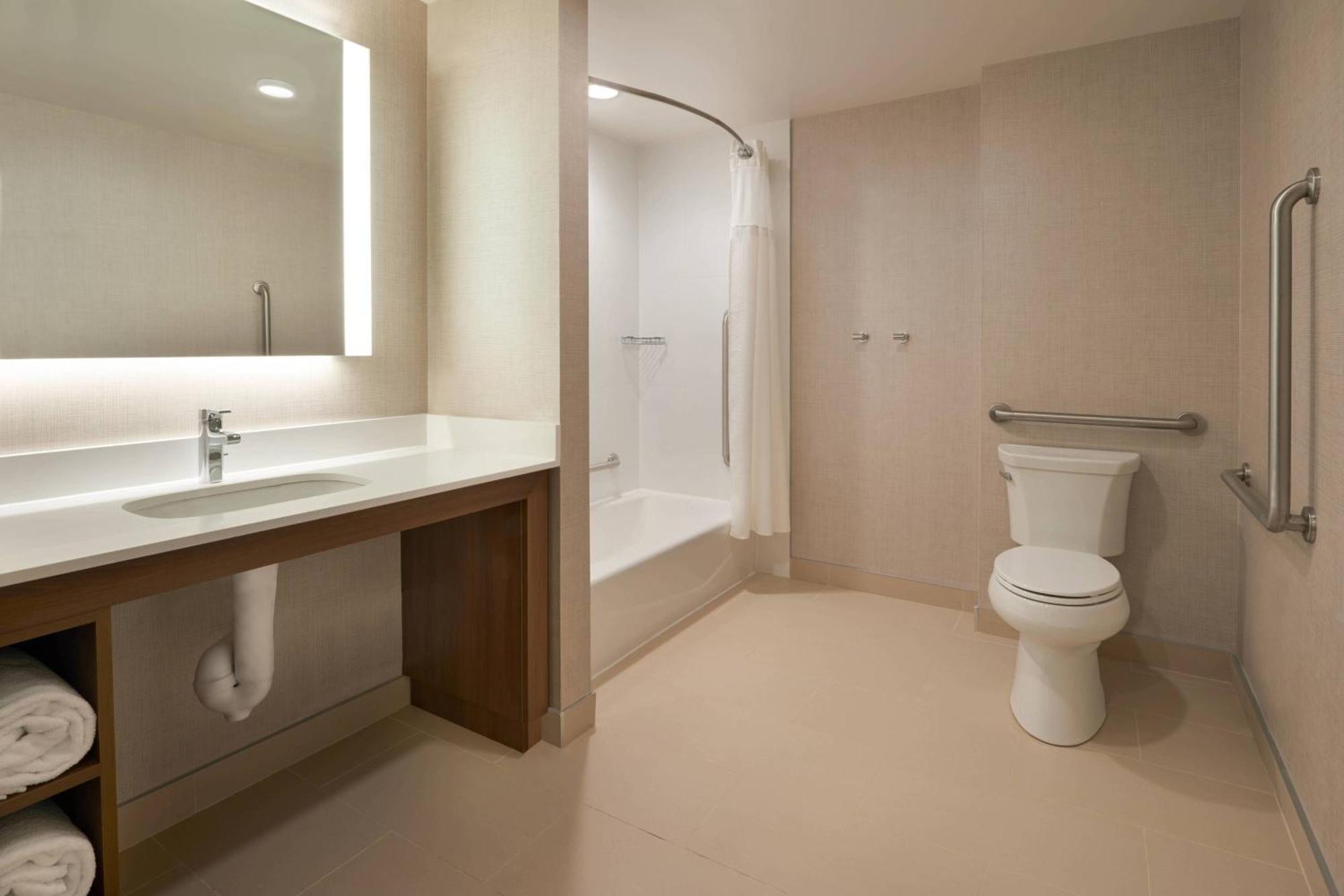 Hotel By Marriott Toronto Southwest Mississauga