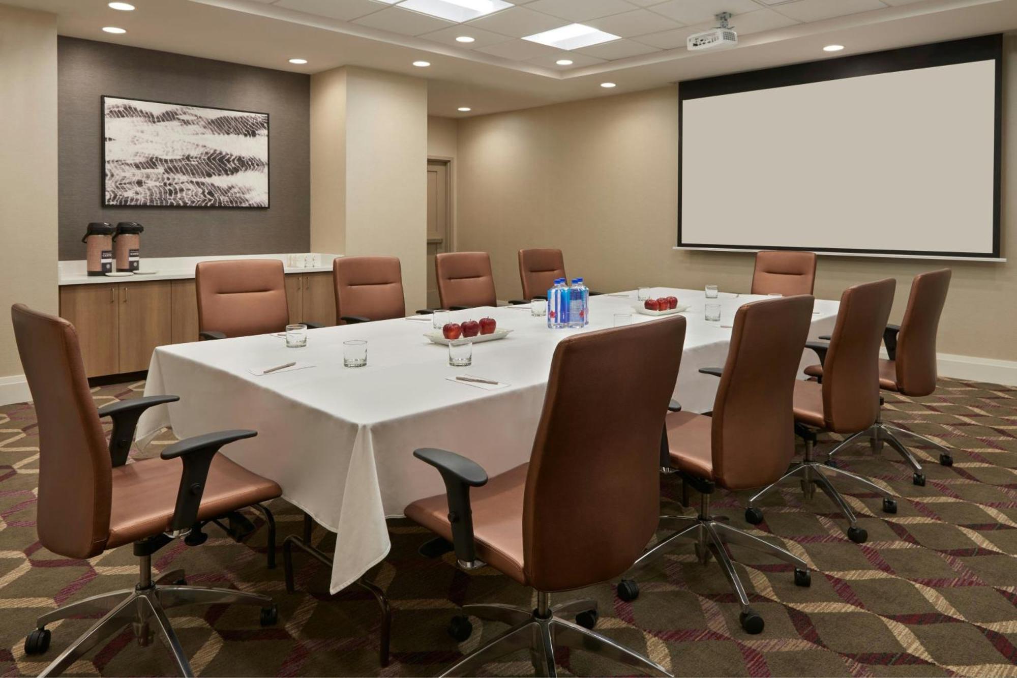 By Marriott Toronto Southwest 3*